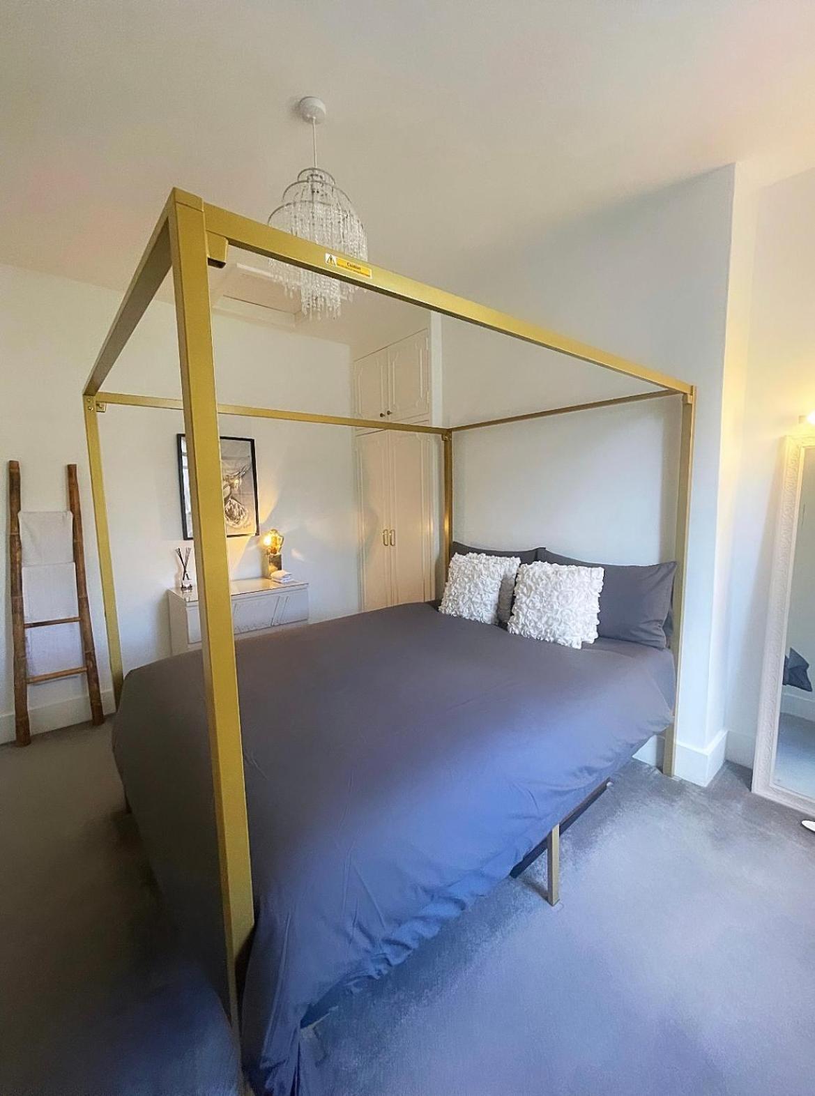 Queen Bedroom In Maida Vale Londen Buitenkant foto
